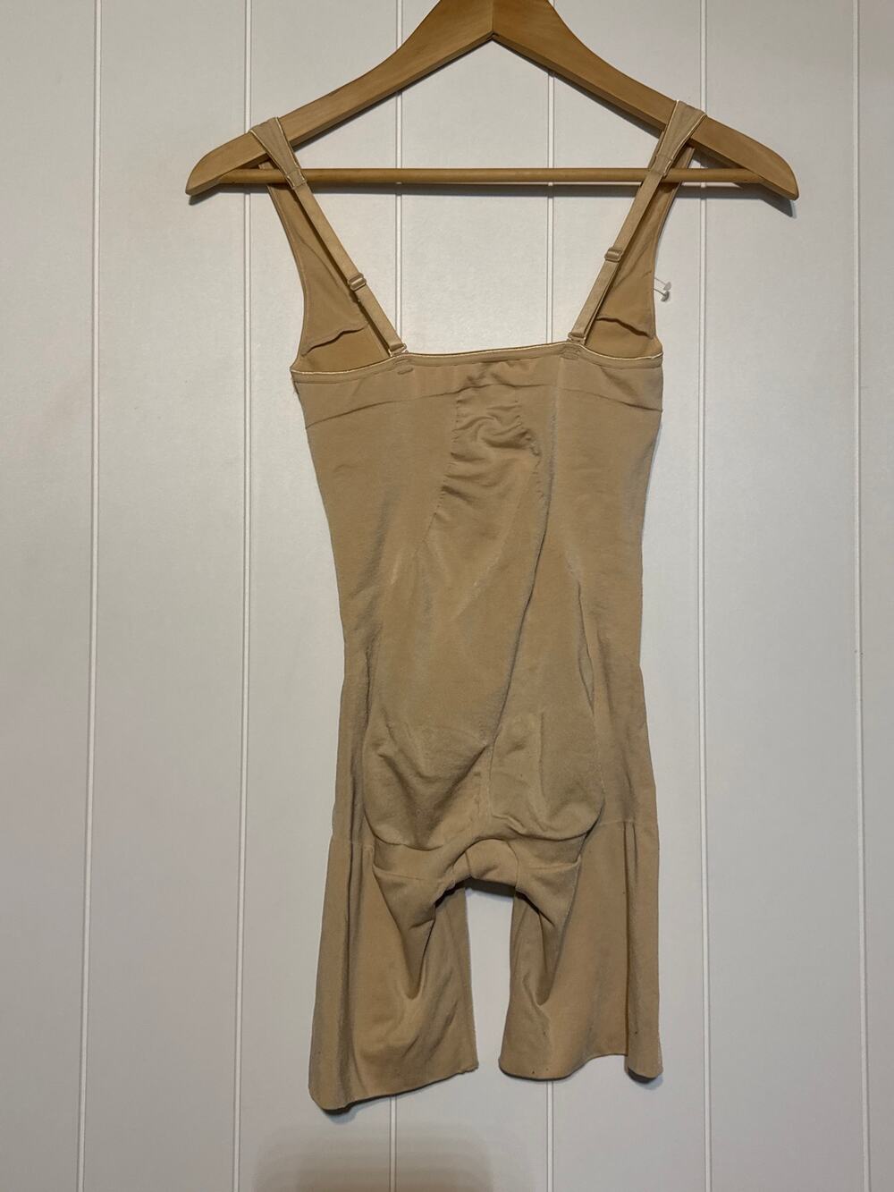 ASSETS Shapewear Bodysuit Womens L Nude Beige Mid Thigh Body Shaper